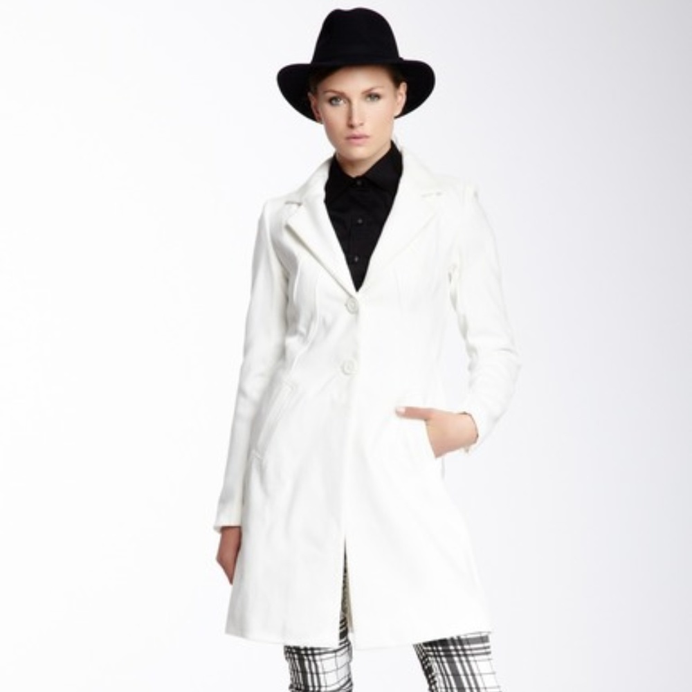 Vertigo Solid Notch Collar Coat ColorOff WhiteSize